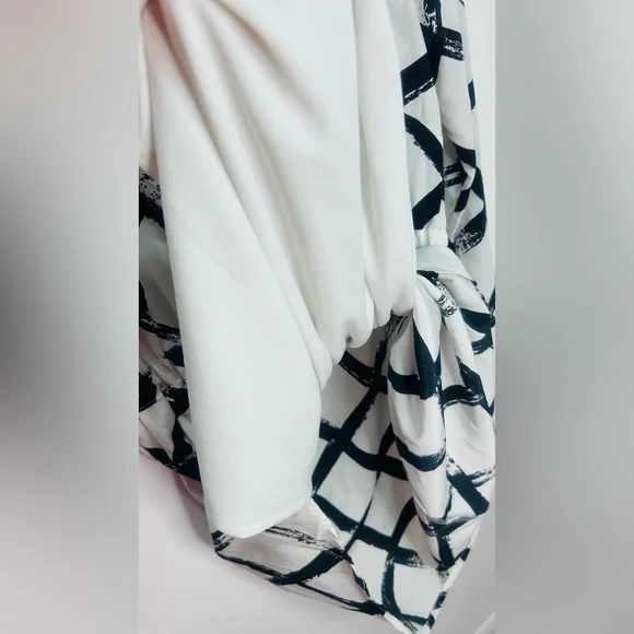 Black and White Geometric Dress - Picture 9 of 11